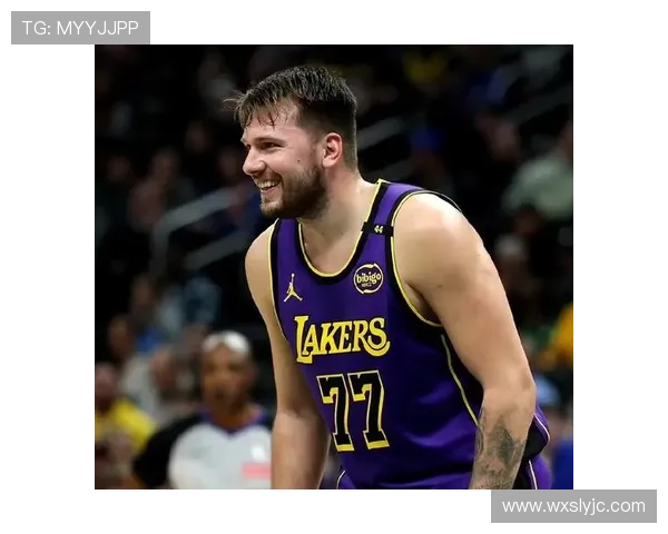 雷迪克称东契奇腿筋酸痛待检查